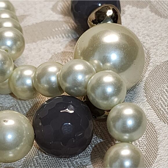Vintage 70's Massive Glass Pearls Necklace - Picture 6 of 14